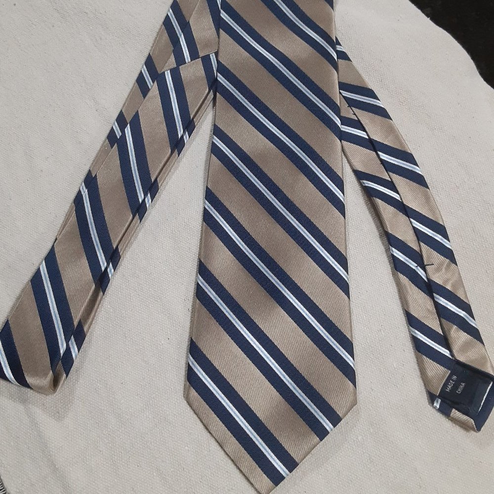 Nautica Necktie...Popular Stripes   #110